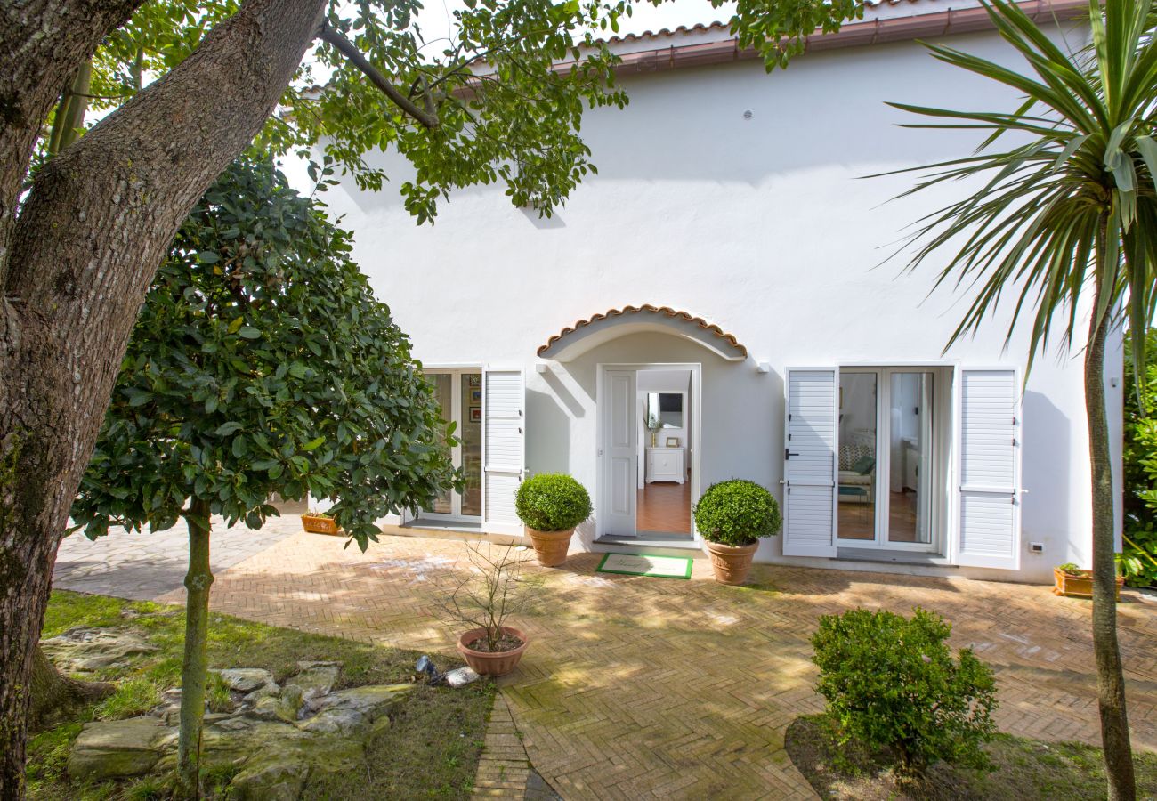 Villa en Sant´Agata sui Due Golfi - Resort Ravenna - Villa Dama