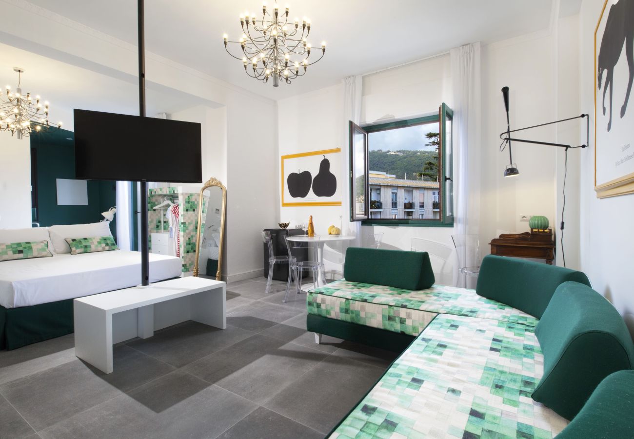 Rent by room in Piano di Sorrento - Design flat - Mari