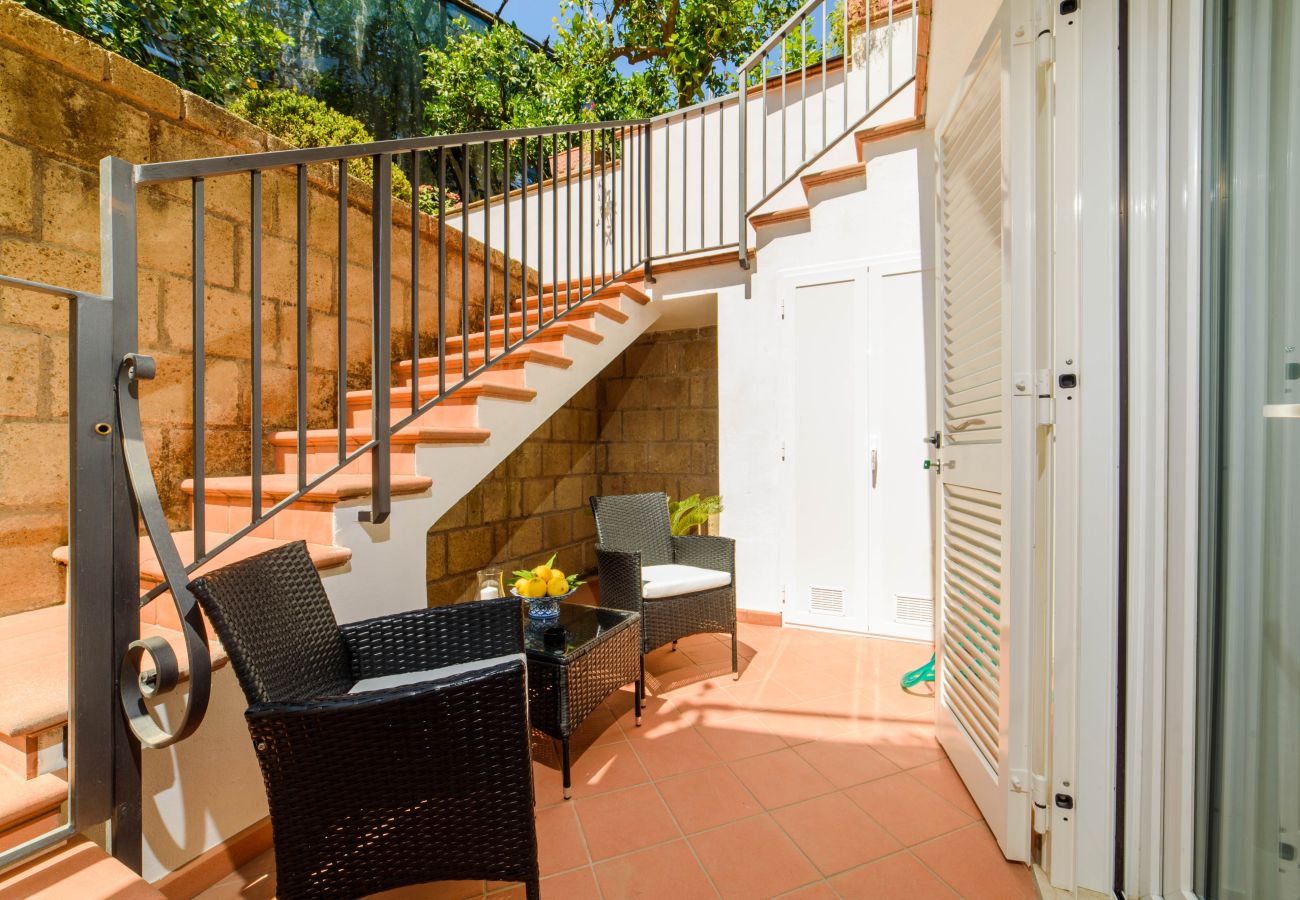 Rent by room in Piano di Sorrento - NicholHouse - Green Parrot