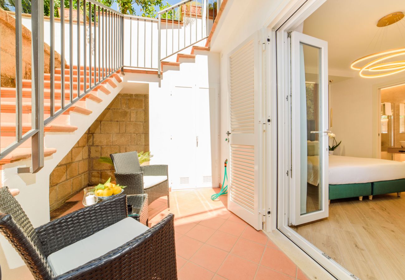 Rent by room in Piano di Sorrento - NicholHouse - Green Parrot